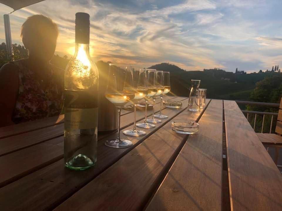 Zweytick Gaestezimmer Weingut Ratsch an der Weinstraße Buitenkant foto