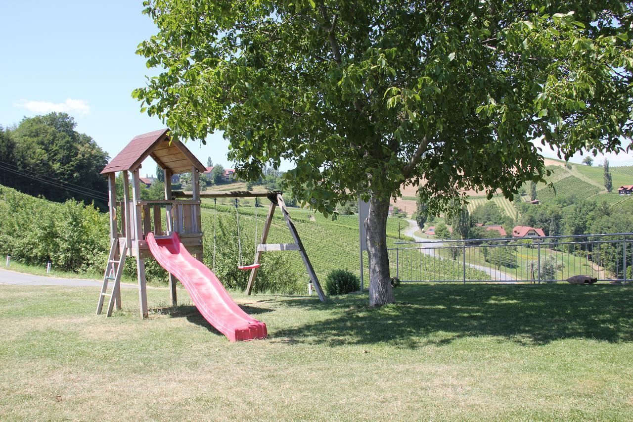 Zweytick Gaestezimmer Weingut Ratsch an der Weinstraße Buitenkant foto