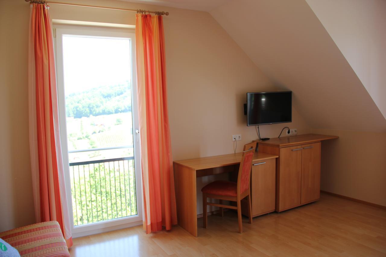 Zweytick Gaestezimmer Weingut Ratsch an der Weinstraße Buitenkant foto